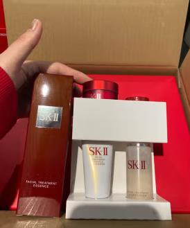 sk2神仙水基础款套装（SK-II的一套有那些?大概多少钱?）