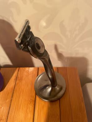 吉列剃须刀动力和手动哪个好（吉列剃须刀动力和手动哪个好用）