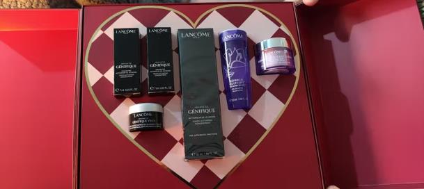 兰蔻小黑瓶适合哪种肌肤(兰蔻小黑瓶适合哪种肌肤用)