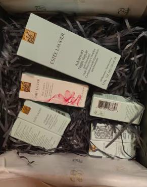 雅诗兰黛小棕瓶套装（雅诗兰黛小棕瓶套装使用顺序怎么用）